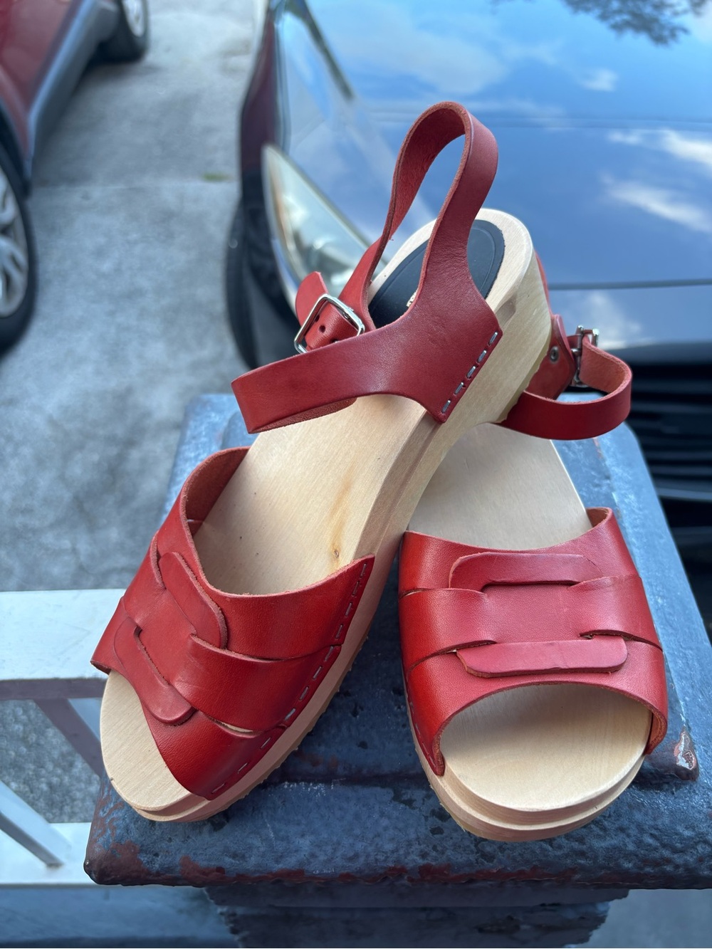 NWOT Swedish Hasbeens red leather clog size 7.5 (38)
